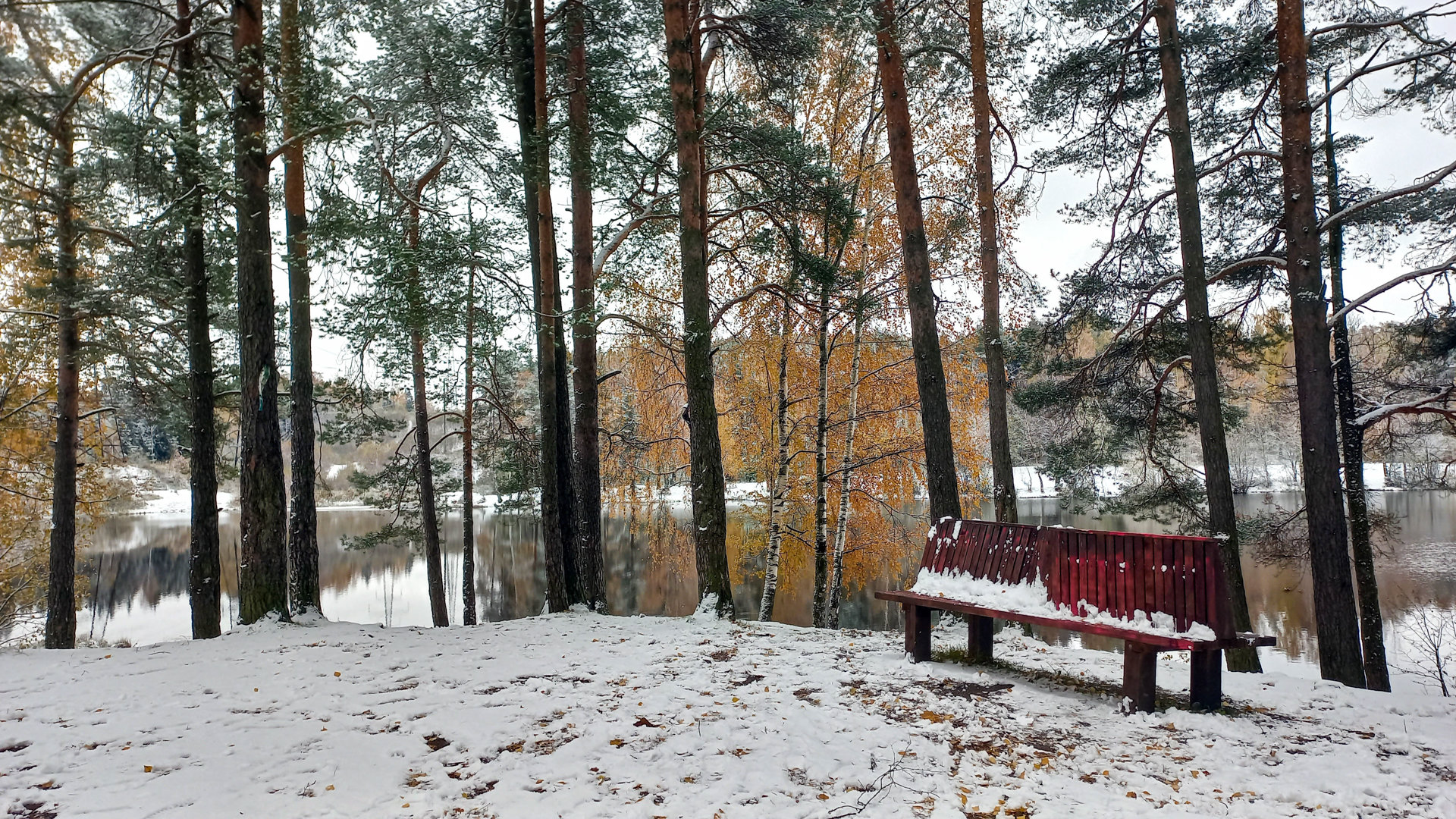 Лавка у очера Тохколодское